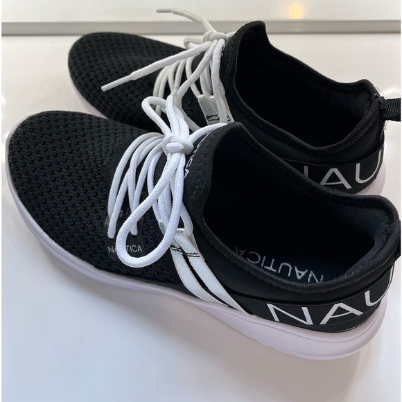 Nautica Women Sneaker Lace-Up Jogger Running Shoe, Black & White Silver, 7.5 - Picture 5 of 10